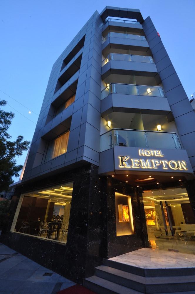 Kempton Hotel Kalkuta Zewnętrze zdjęcie