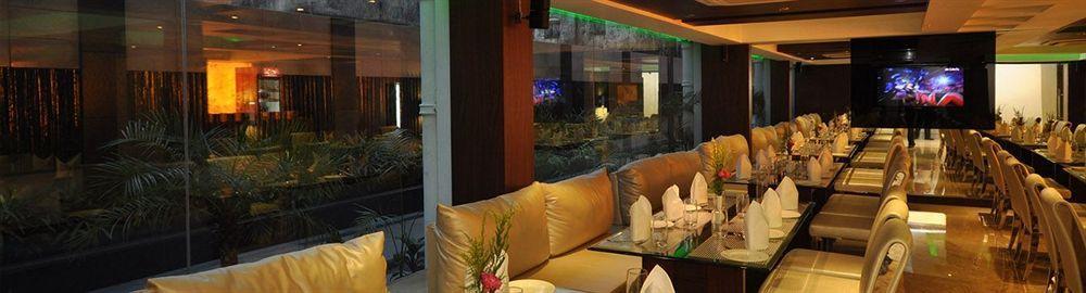 Kempton Hotel Kalkuta Zewnętrze zdjęcie