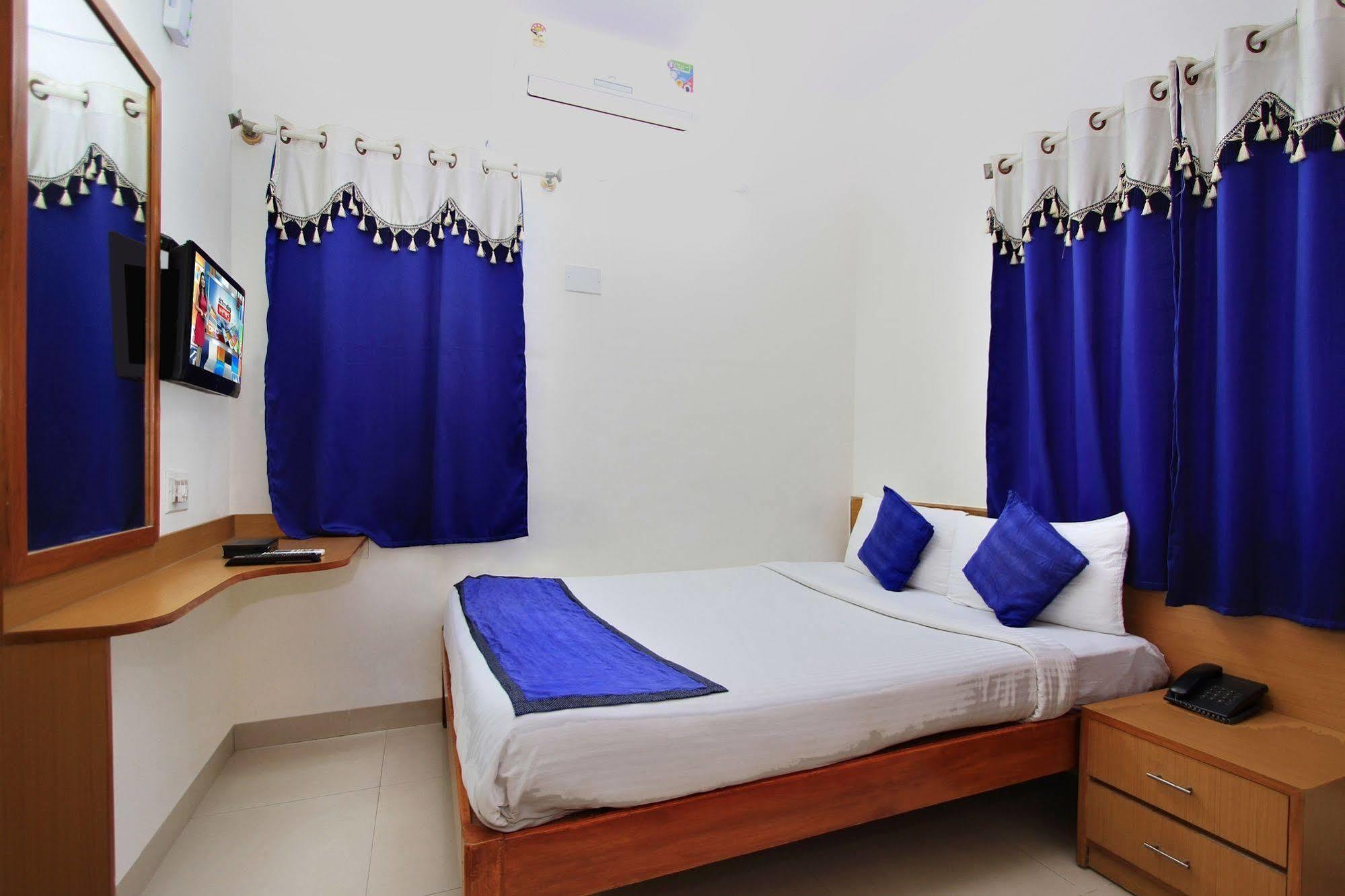 Kempton Hotel Kalkuta Zewnętrze zdjęcie