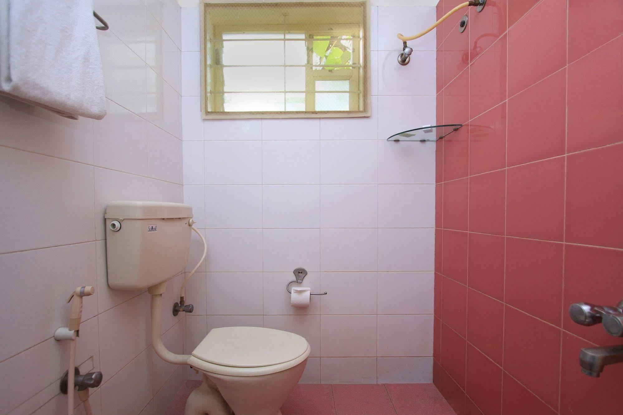 Kempton Hotel Kalkuta Zewnętrze zdjęcie