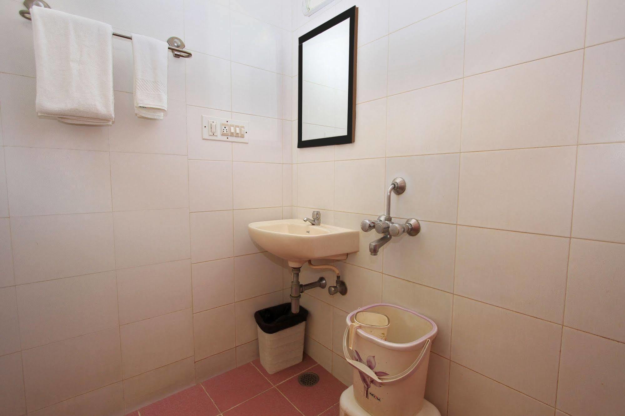 Kempton Hotel Kalkuta Zewnętrze zdjęcie