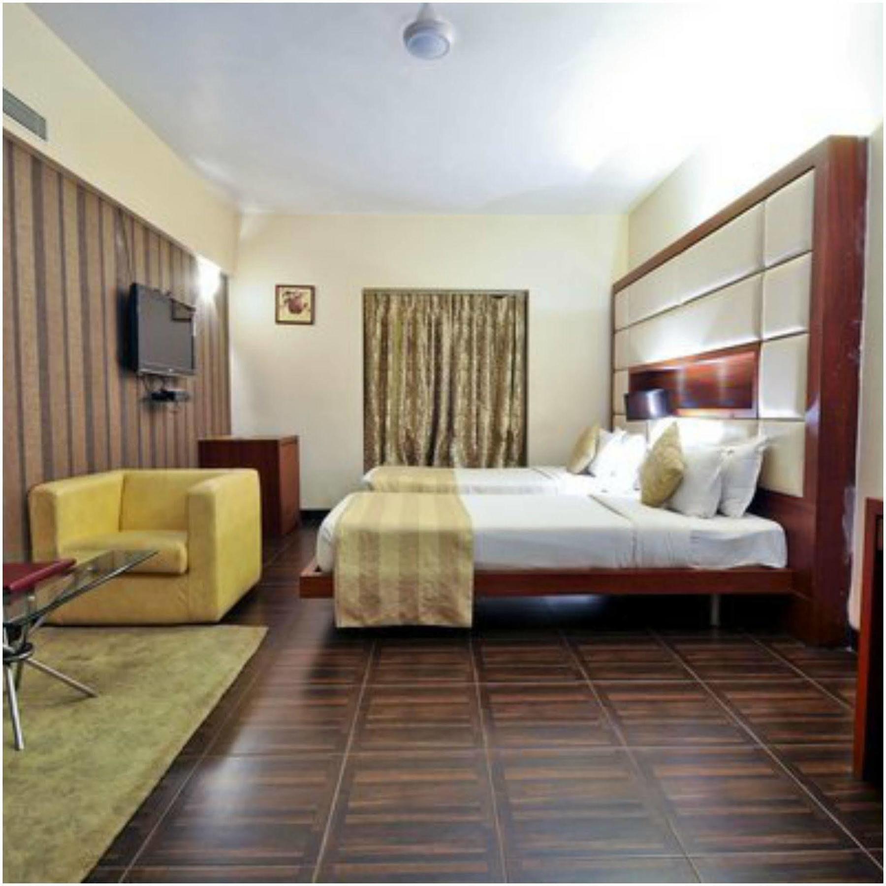 Kempton Hotel Kalkuta Zewnętrze zdjęcie