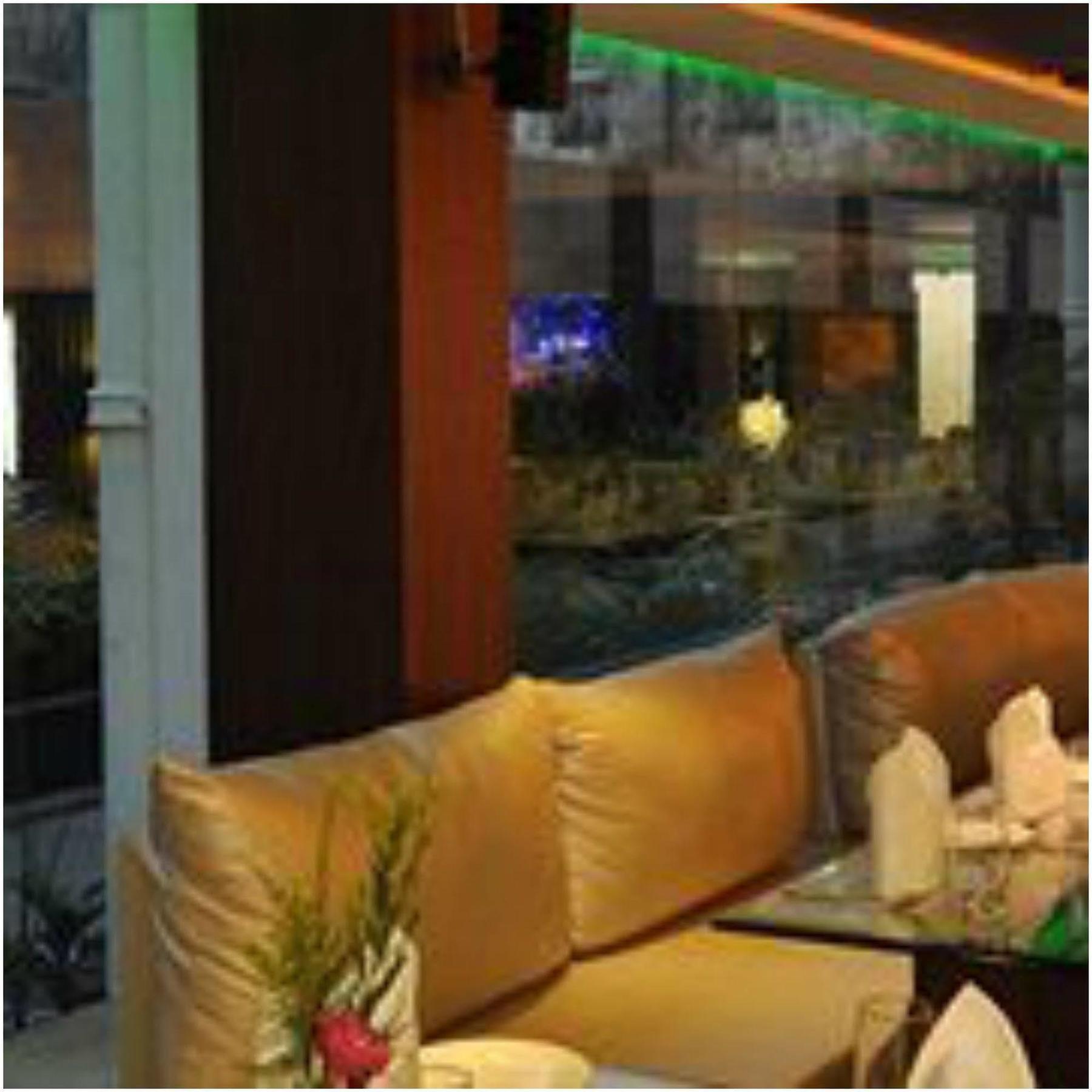 Kempton Hotel Kalkuta Zewnętrze zdjęcie