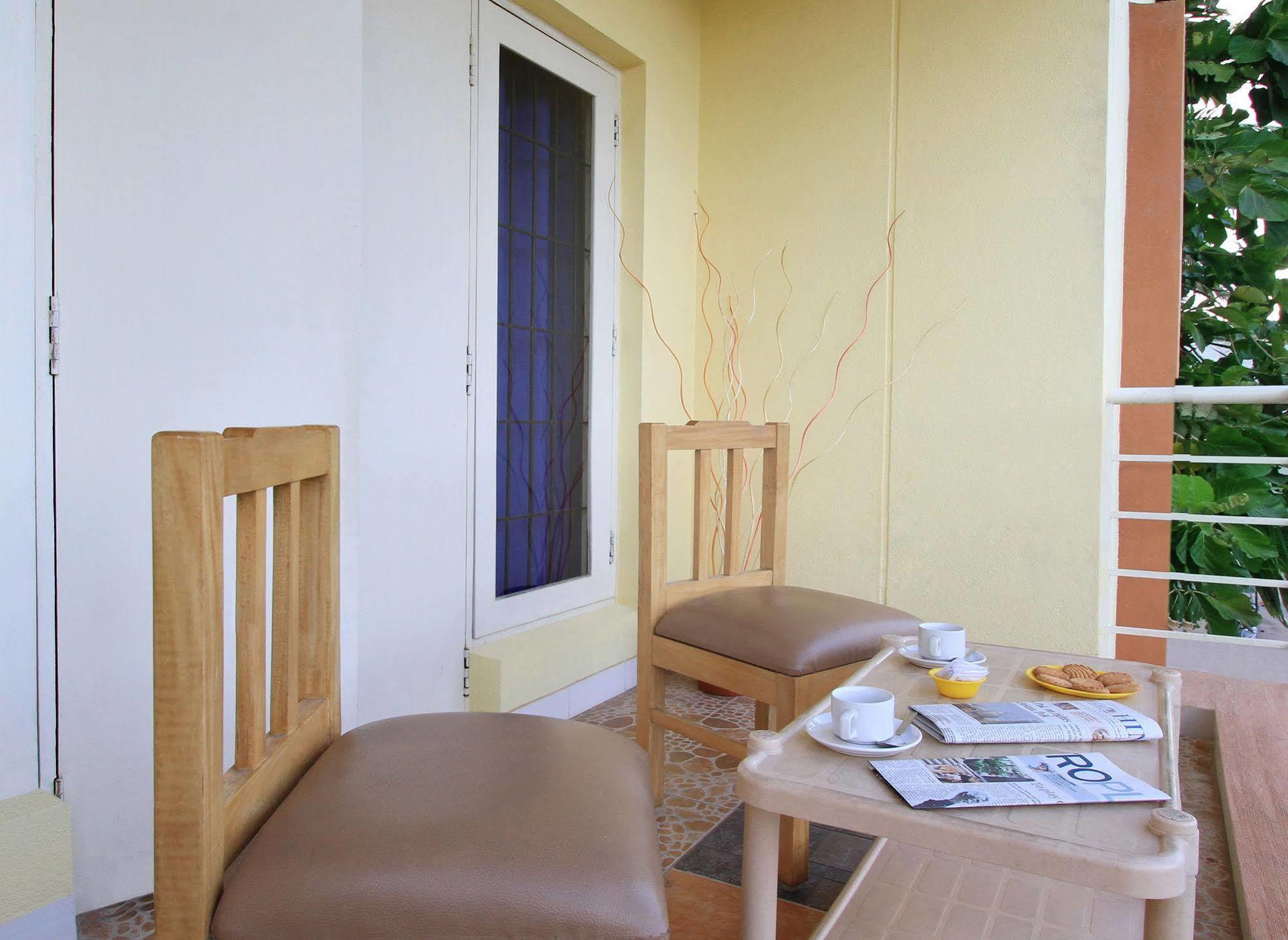 Kempton Hotel Kalkuta Zewnętrze zdjęcie