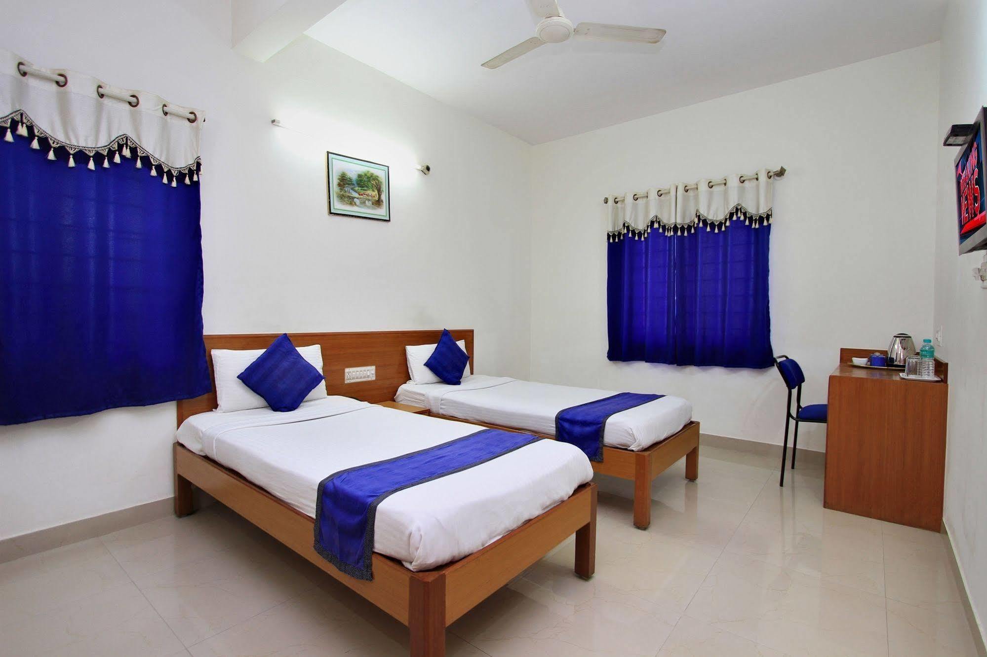 Kempton Hotel Kalkuta Zewnętrze zdjęcie